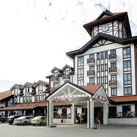 Hotel Alpen Park Togliatti Exterior foto