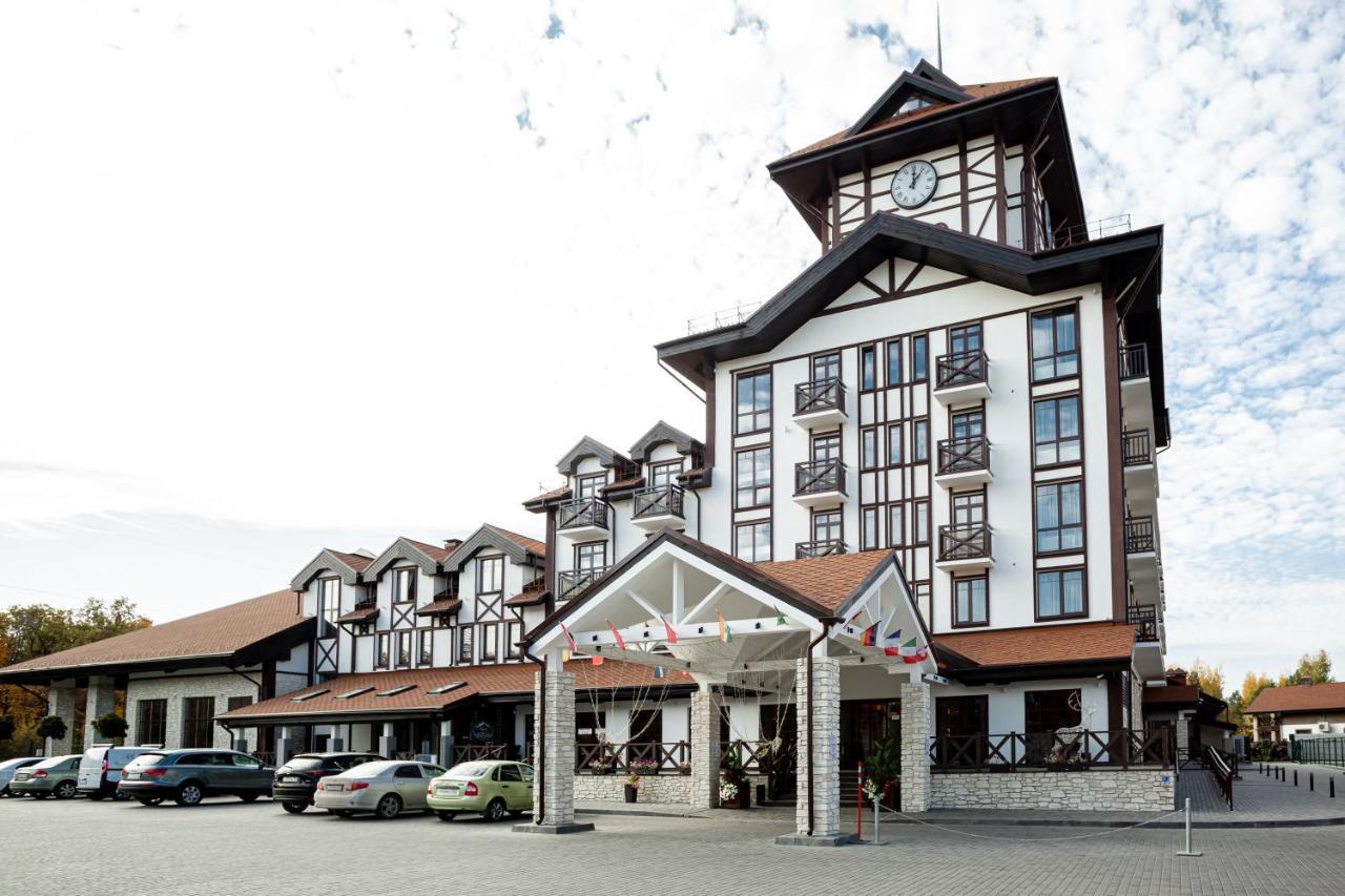 Hotel Alpen Park Togliatti Exterior foto